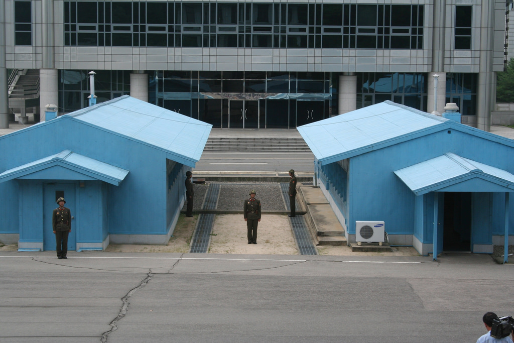 Die Grenze zwischen Südkorea und Nordkorea Grenzabschnitt zwischen Südkorea und Nordkorea