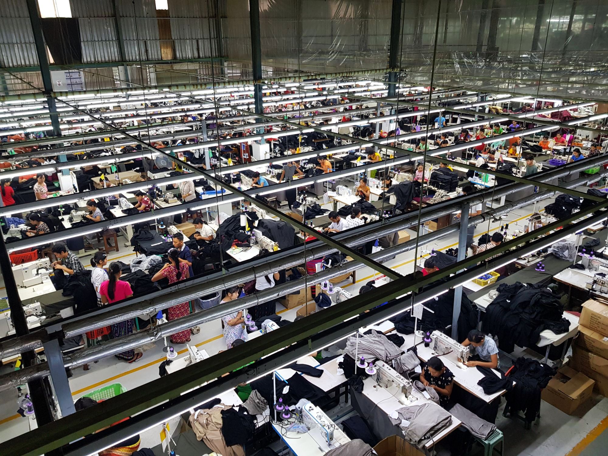 Europa-Politik: Mehr Kollateralschäden als politische Wirkung? Foto einer Textilfabrik in Myanmar