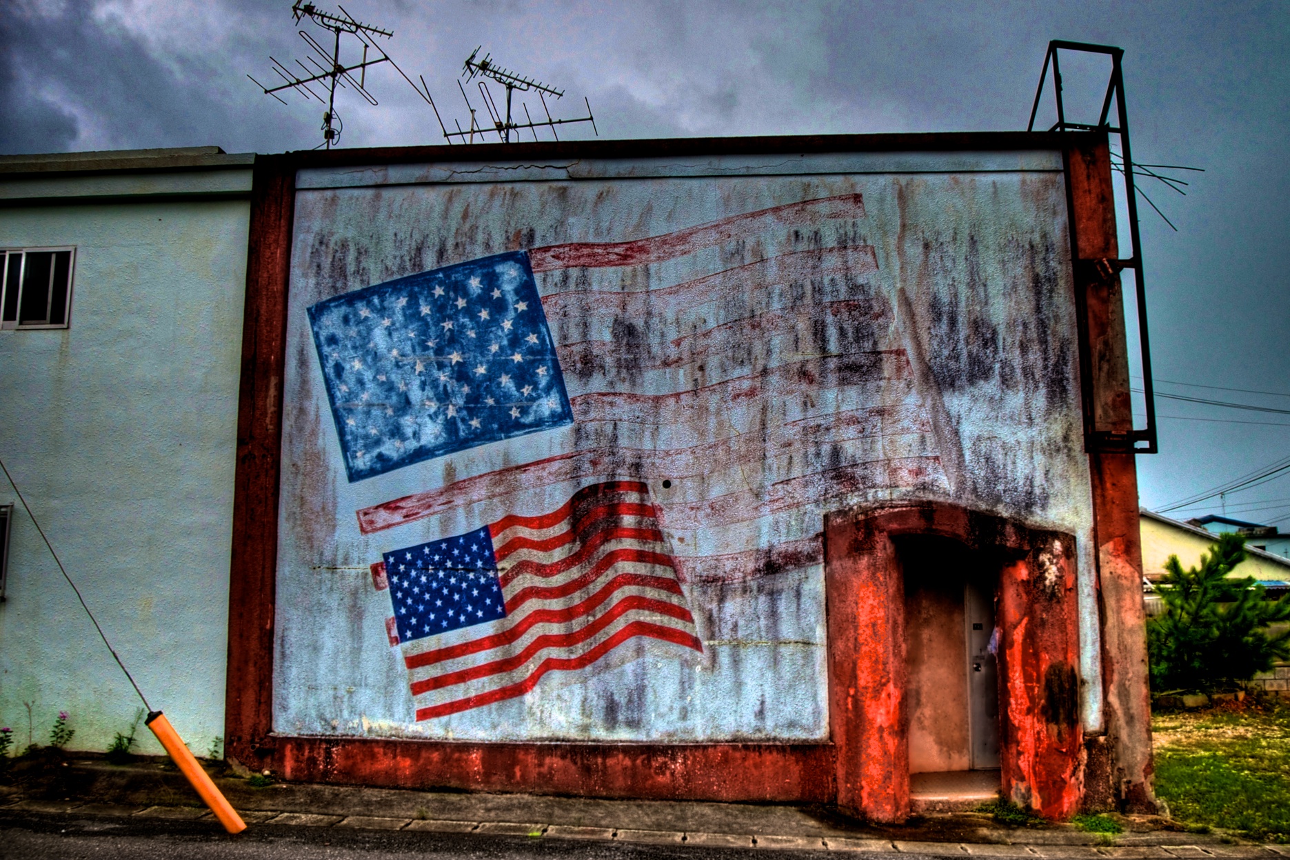 the Stars and Stripes HDR Grafitti US-Flage an Hauswand